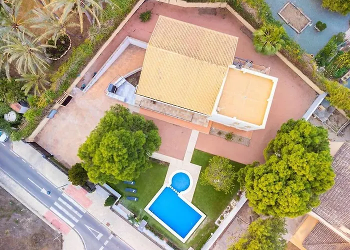 Acogedora En Con Piscina & Barbacoa Villa *